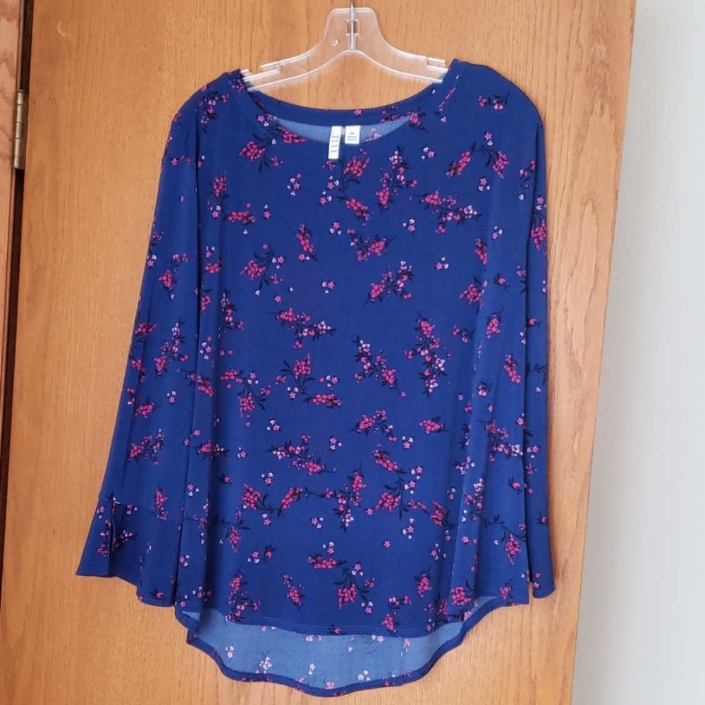 Elle NWT size XXL 3/4 sleeve crepe top